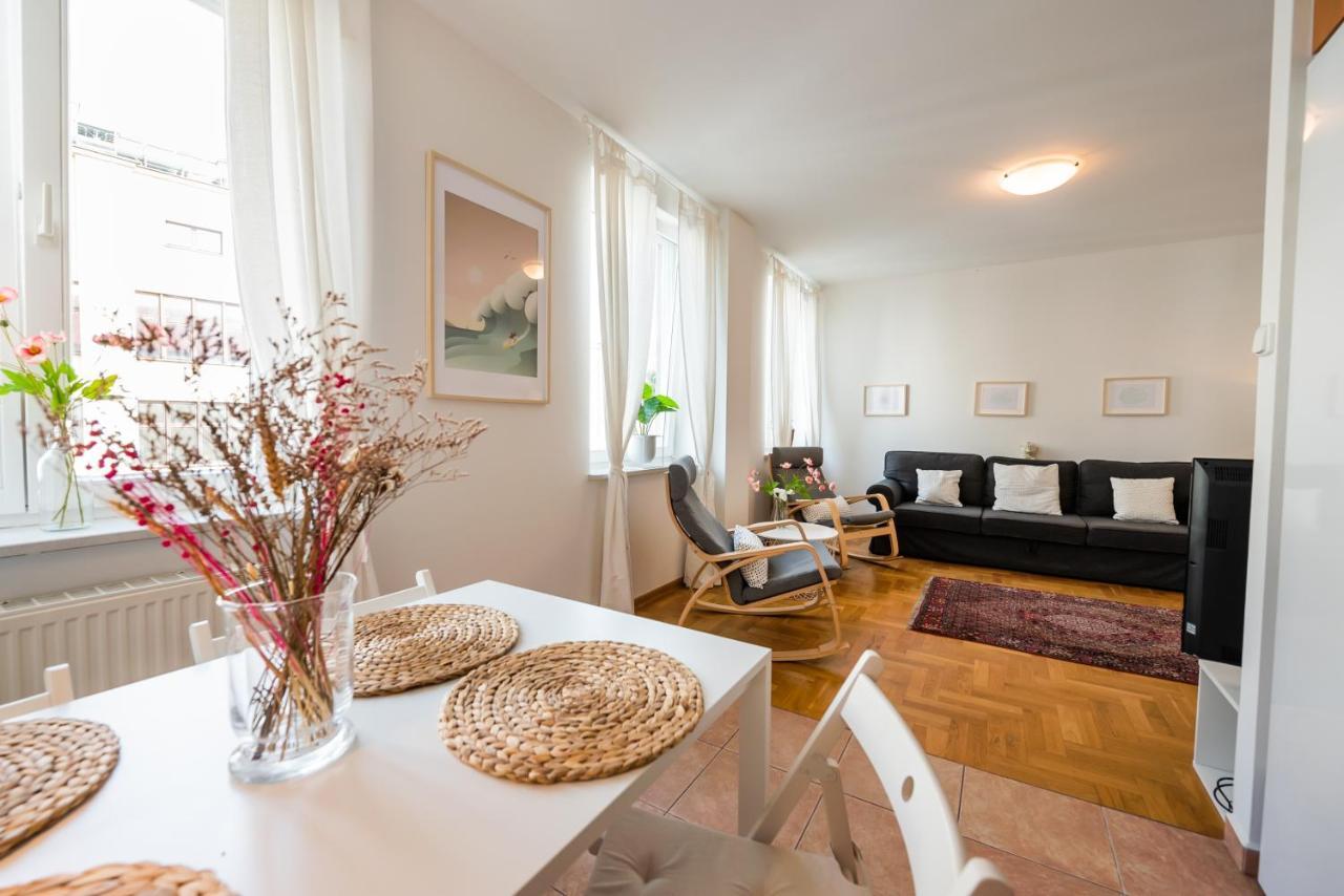 New Town Spacious Apartment Varsóvia Exterior foto