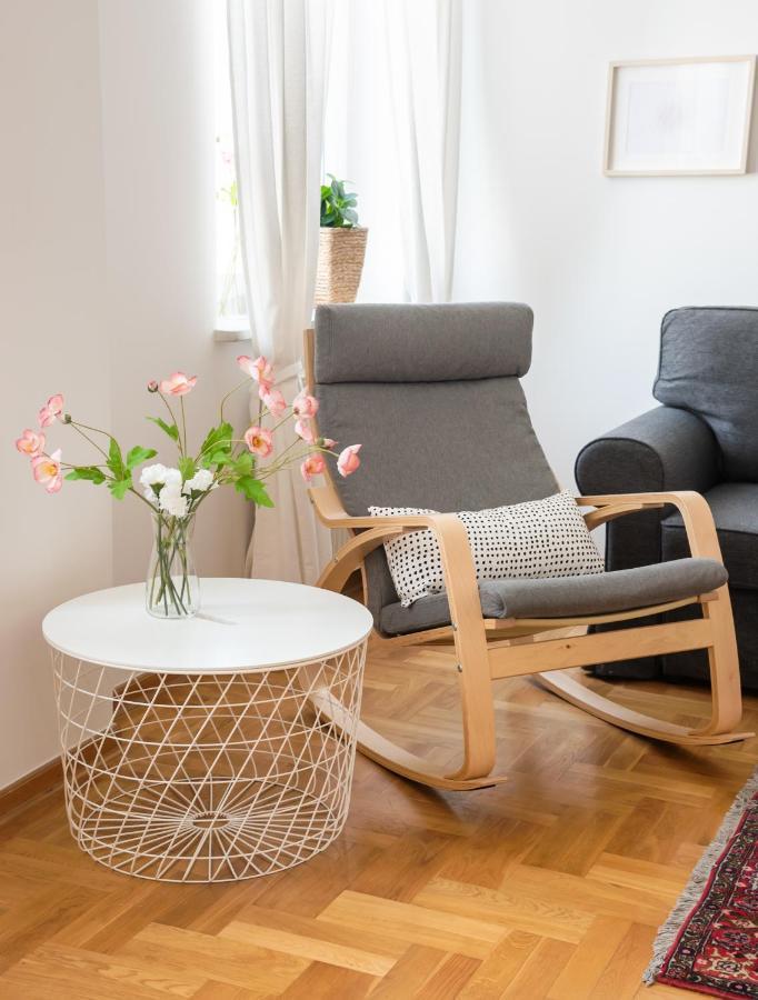 New Town Spacious Apartment Varsóvia Exterior foto