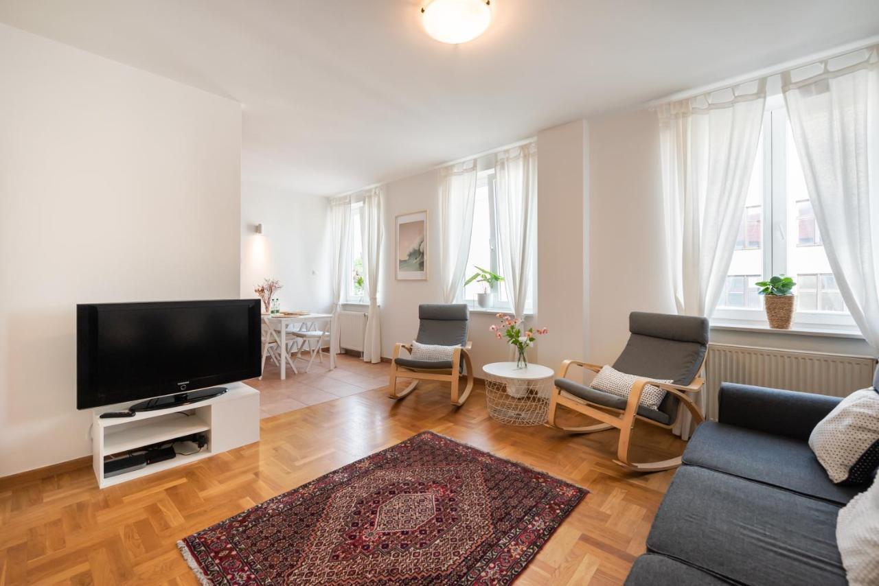 New Town Spacious Apartment Varsóvia Exterior foto