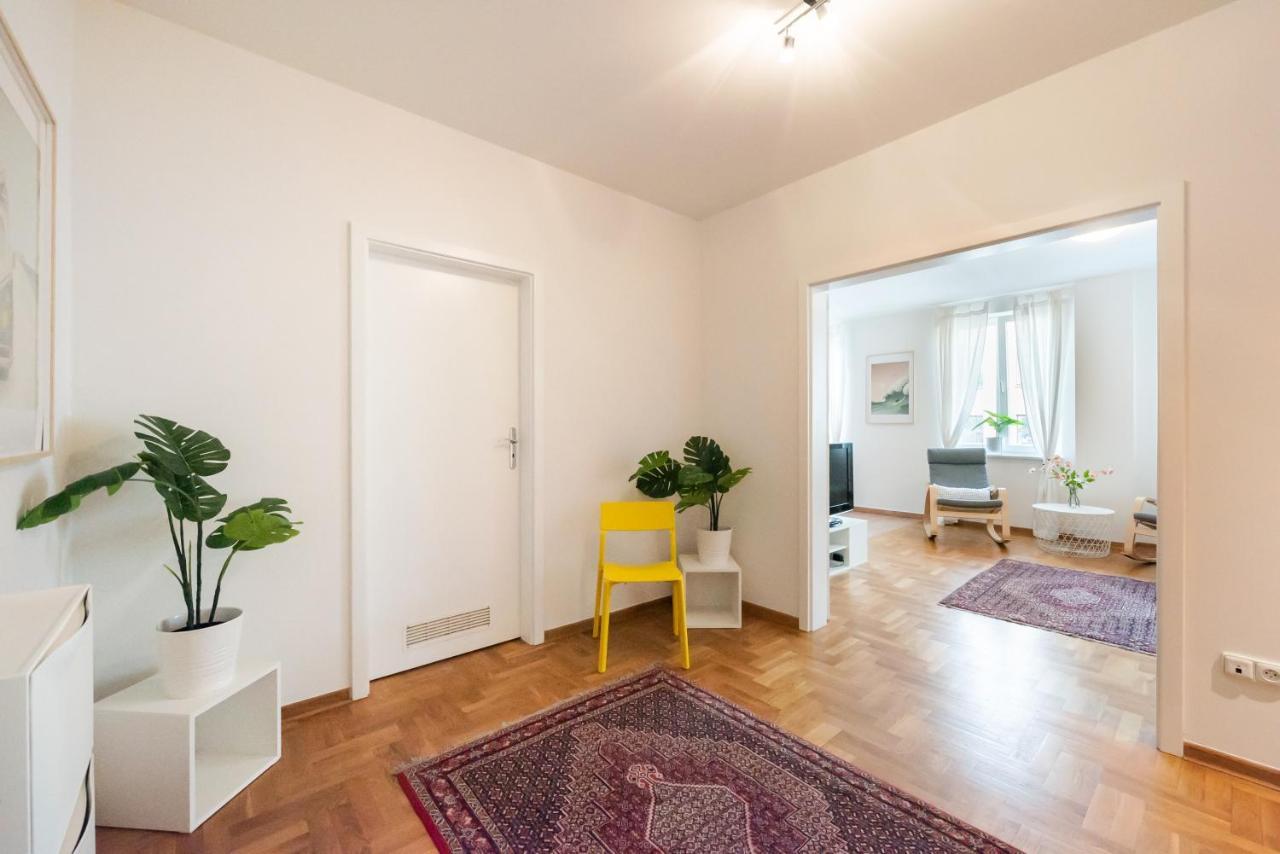 New Town Spacious Apartment Varsóvia Exterior foto