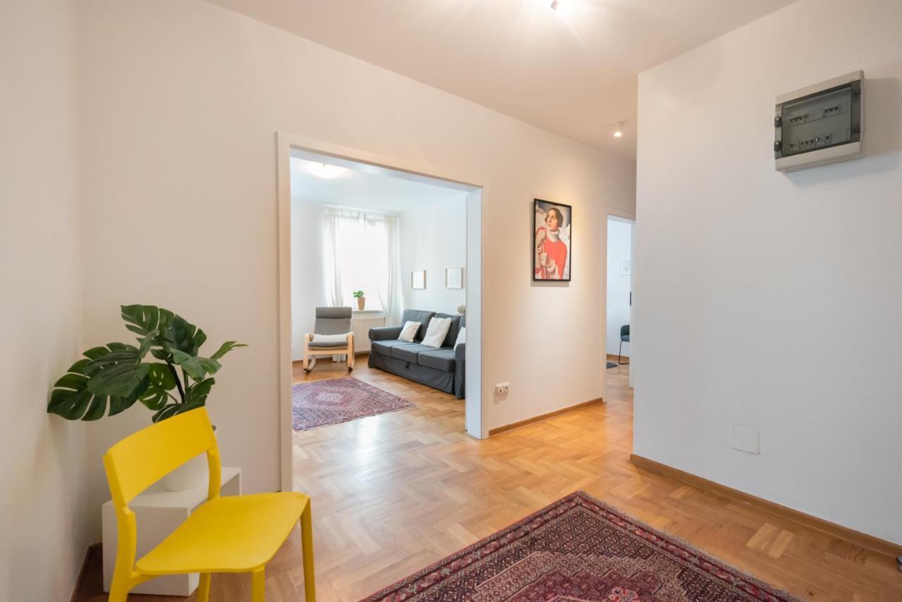 New Town Spacious Apartment Varsóvia Exterior foto